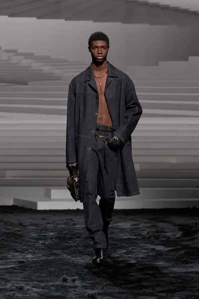 Look 30
